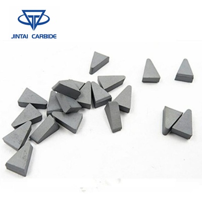 Cina Brazed Tip Tungsten Carbide Sisipan, Sisipan Cutting Carbide Untuk Bagian Alat Tangan pemasok