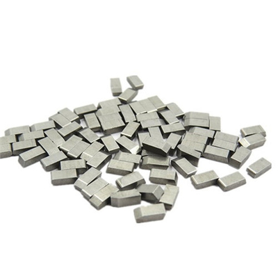 Cina 100% Bahan Baku Tungsten Carbide Saw Tips Untuk Memproses Bahan Kayu pemasok